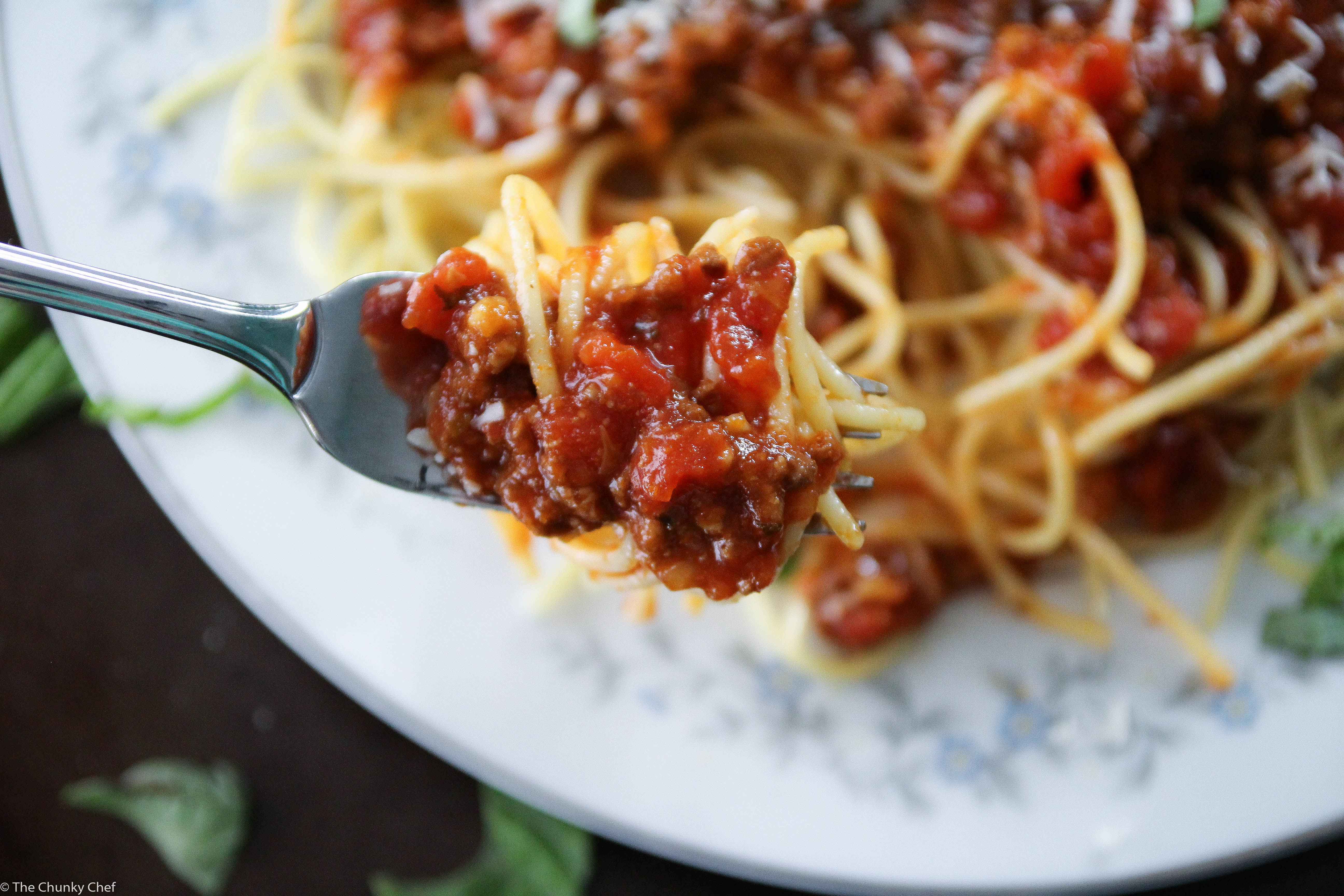 Slow Cooker Spaghetti Bolognese Sauce The Chunky Chef