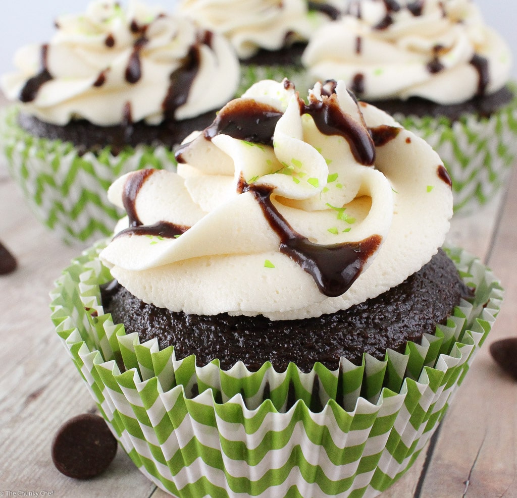 Guinness Cupcakes with Bailey&amp;#39;s Frosting and Chocolate Drizzle - The ...