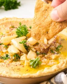 Easy Roasted Garlic Hummus