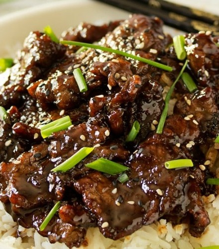 Mongolian Beef | Mongolian beef is such a classic and delicious Asian dish... and easy to make at home! In just 30 minutes you'll have an incredible meal! | http://thechunkychef.com