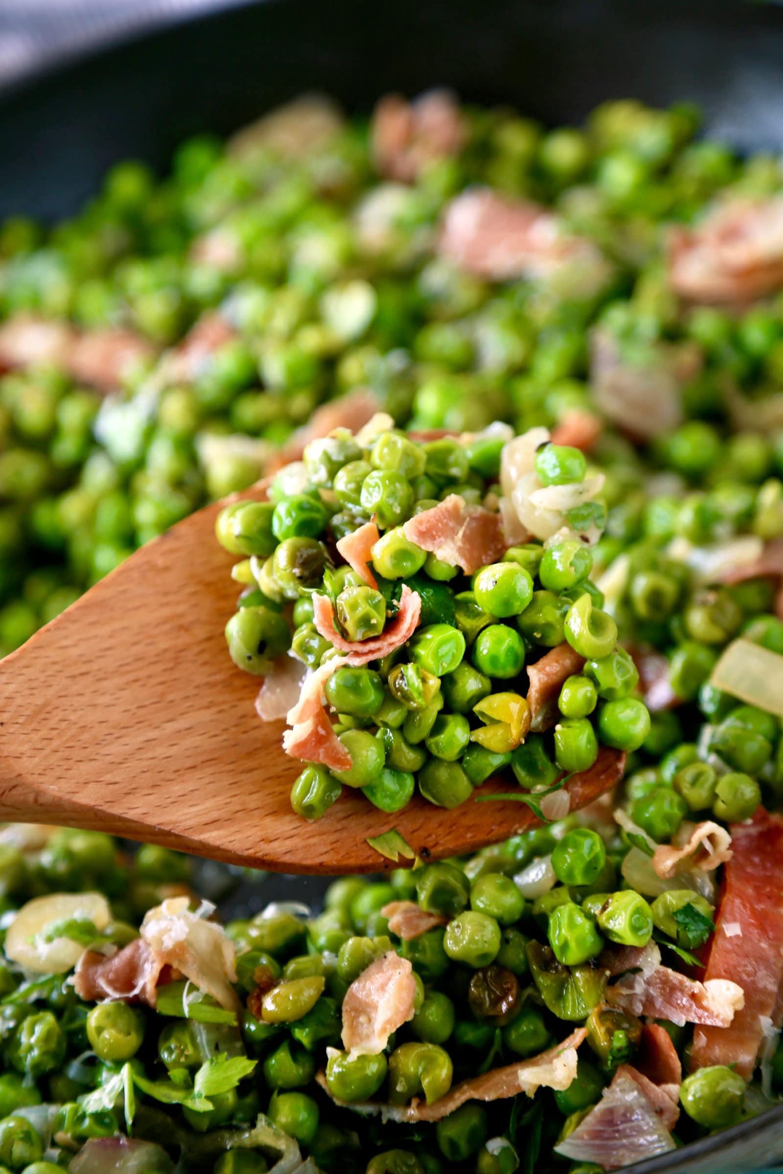Sautéed Peas with Shallots and Prosciutto | An easy, go-to side dish that's made in just 15 minutes and uses 7 ingredients!  Perfect for a weeknight meal or fancy holiday feast! | https://www.thechunkychef.com | #peas #side #sidedish #prosciutto #holiday