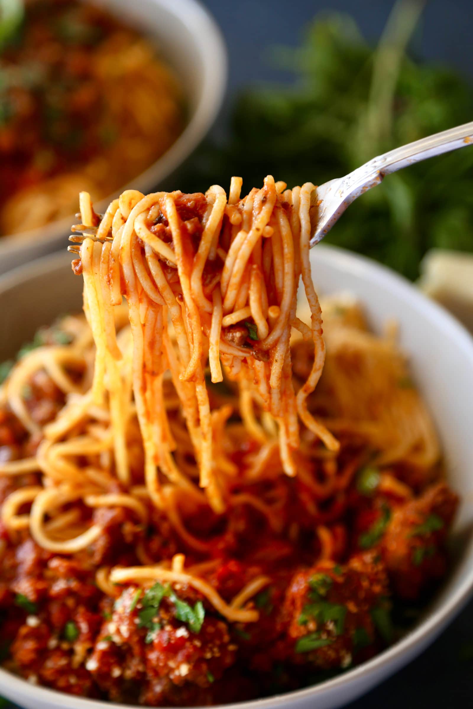 Slow Cooker Spaghetti Bolognese Sauce - The Chunky Chef