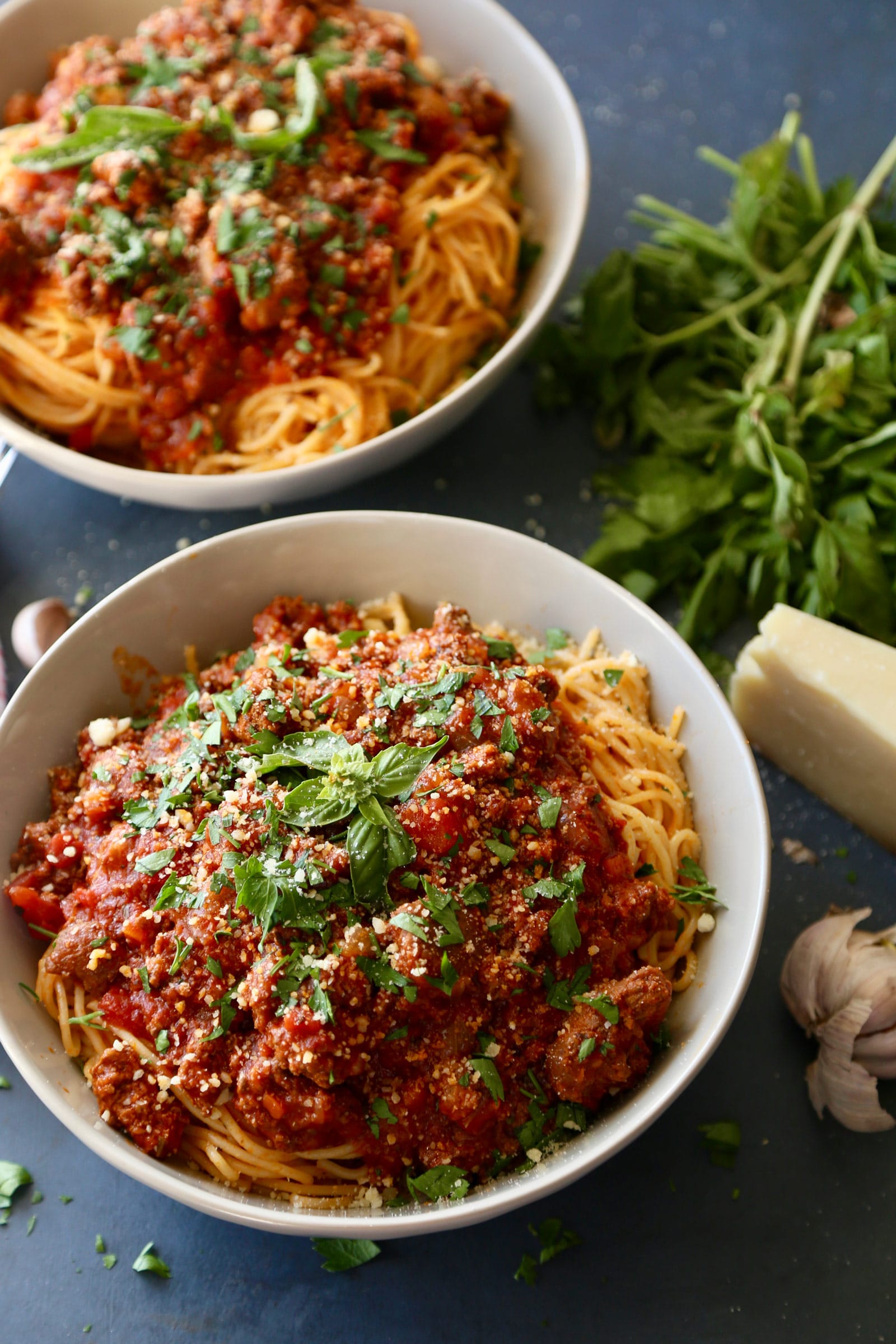 Slow Cooker Spaghetti Bolognese Sauce - The Chunky Chef