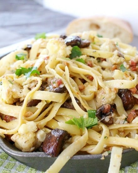 Switch up your pasta routine with this easy vegetarian roasted cauliflower and mushroom pasta... hearty and satisfying!