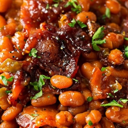 Brown Sugar and Bacon Bacon Beans | These baked beans are semi-homemade and the perfect blend of sweet, savory and smoky! Topped with delicious bacon, they're sure to be a hit! | http://thechunkychef.com