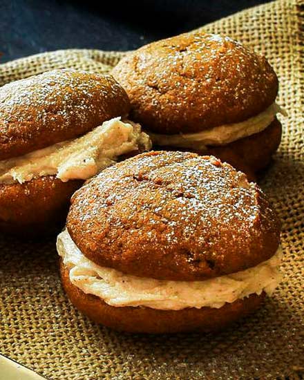 Spiced Pumpkin Whoopie Pies The Chunky Chef