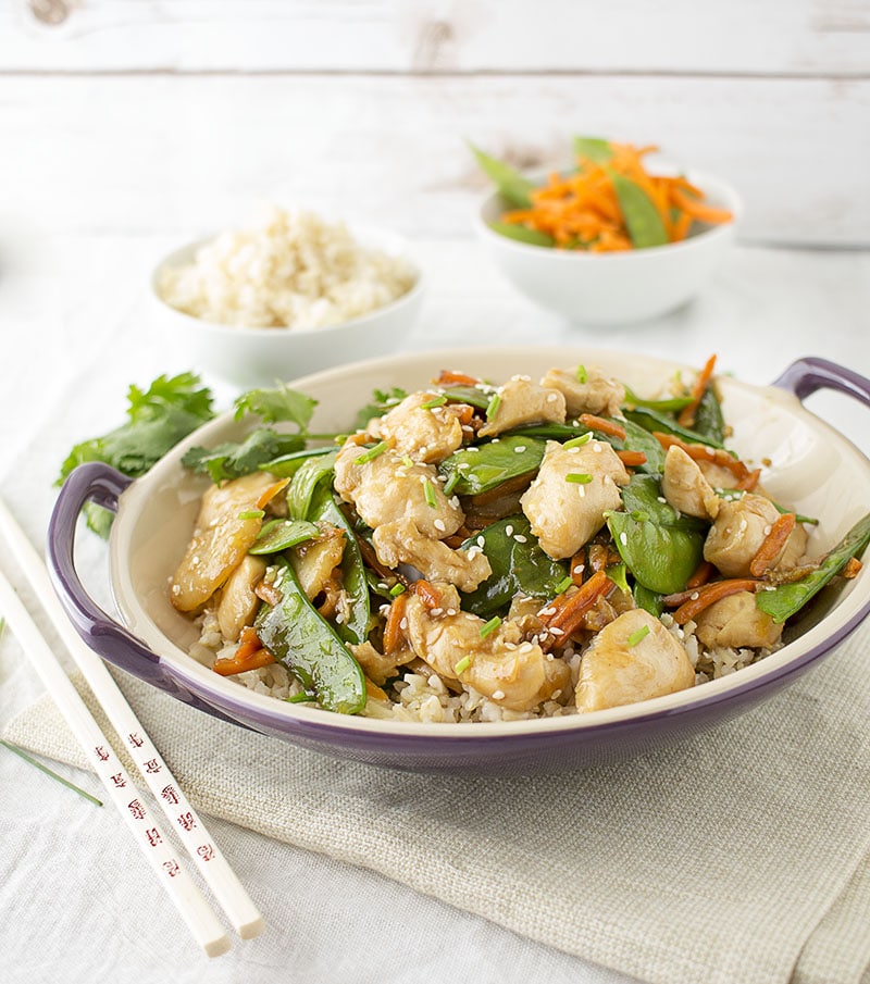 Velveted Chicken Stir Fry | The Chunky Chef | This healthy chicken stir fry is prepared in the authentic Chinese method of velveting. It's customize-able, so add whatever vegetables you like! 