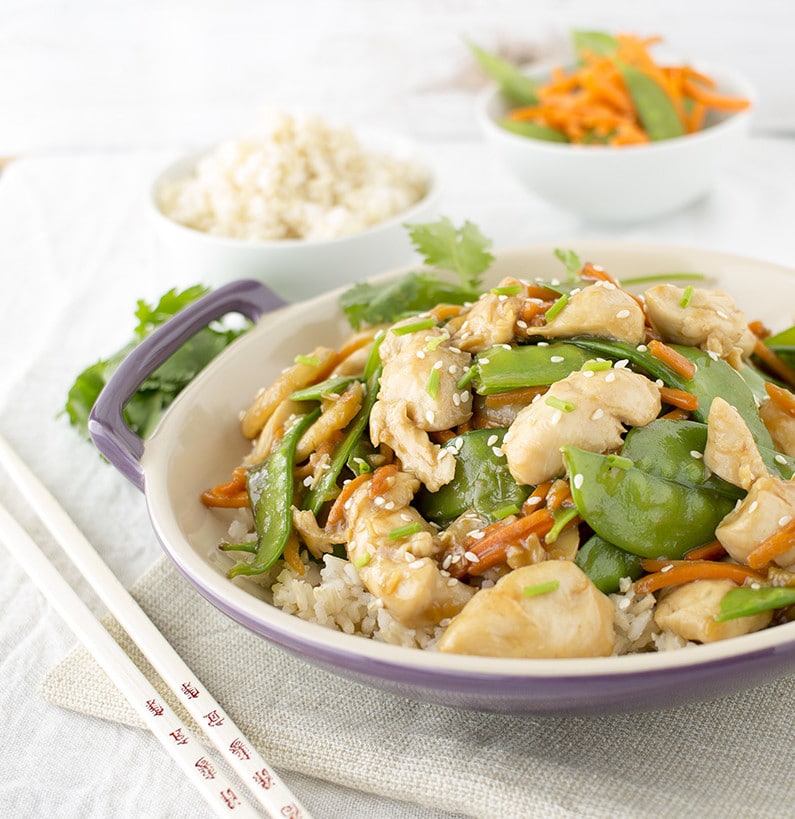 Velveted Chicken Stir Fry | The Chunky Chef | This healthy chicken stir fry is prepared in the authentic Chinese method of velveting. It's customize-able, so add whatever vegetables you like!