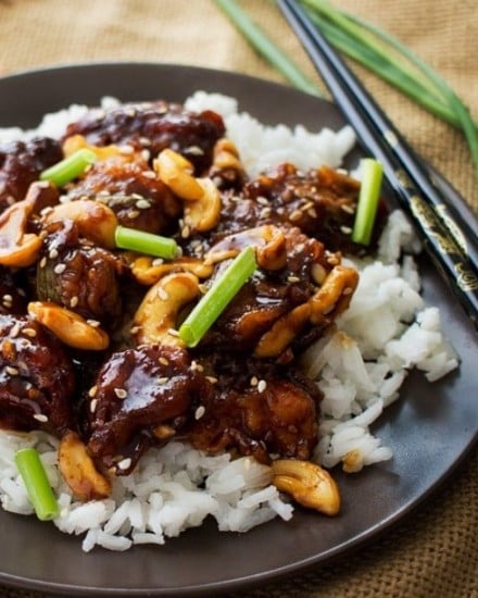 Copycat Spicy Cashew Chicken | The Chunky Chef | This cashew chicken is deliciously spicy and savory, and tastes almost exactly like The Cheesecake Factory's recipe. You won't want takeout anymore!