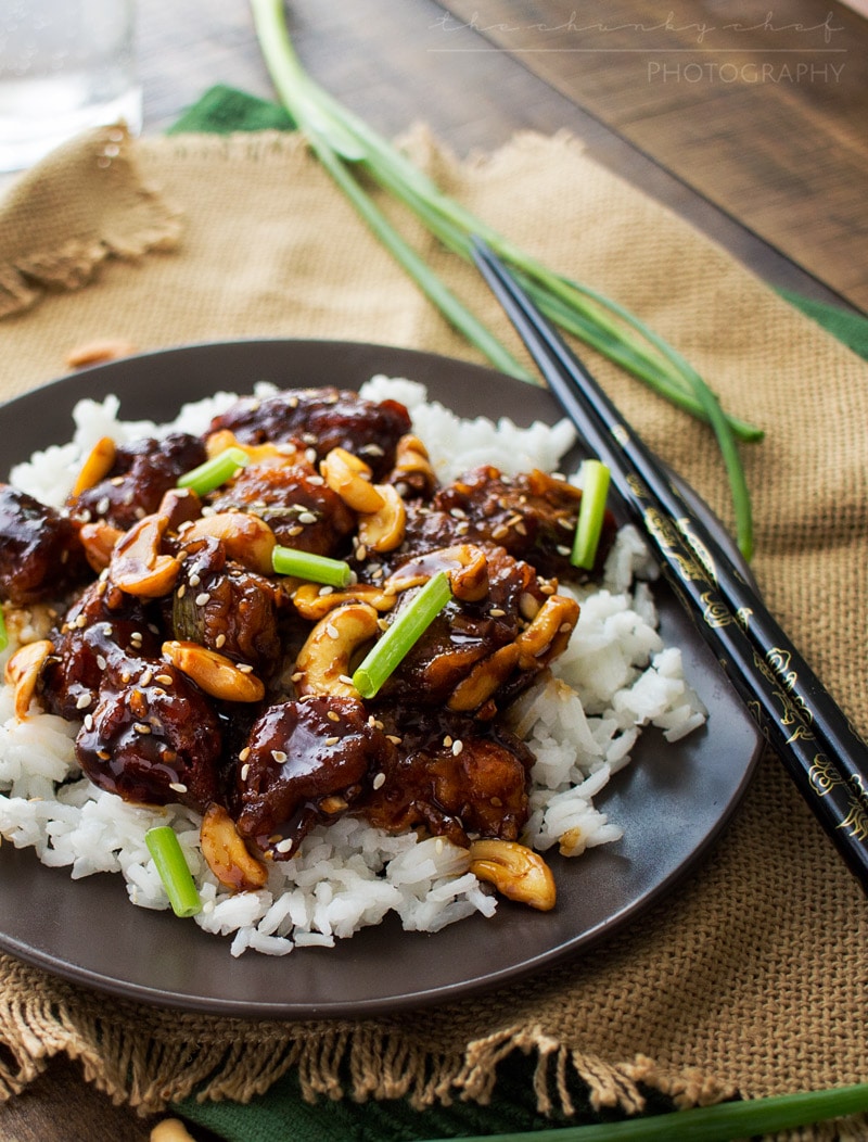 Copycat Spicy Cashew Chicken | The Chunky Chef | This cashew chicken is deliciously spicy and savory, and tastes almost exactly like The Cheesecake Factory's recipe. You won't want takeout anymore!