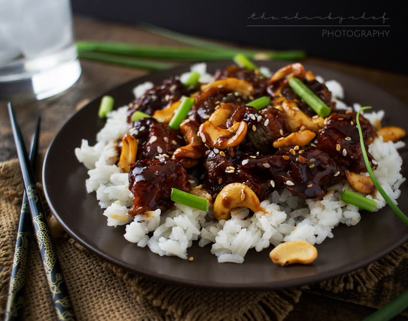 Copycat Spicy Cashew Chicken | The Chunky Chef | This cashew chicken is deliciously spicy and savory, and tastes almost exactly like The Cheesecake Factory's recipe. You won't want takeout anymore!