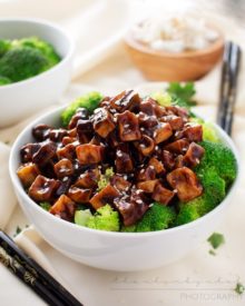 Crispy Spicy Peanut Tofu Stir Fry | The Chunky Chef | This tofu stir fry is great for vegetarians and meat eaters alike! Crispy baked tofu is stir fried in a deliciously flavorful spicy peanut sauce!
