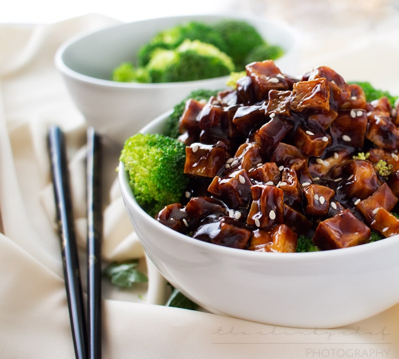 Crispy Spicy Peanut Tofu Stir Fry | The Chunky Chef | This tofu stir fry is great for vegetarians and meat eaters alike! Crispy baked tofu is stir fried in a deliciously flavorful spicy peanut sauce!