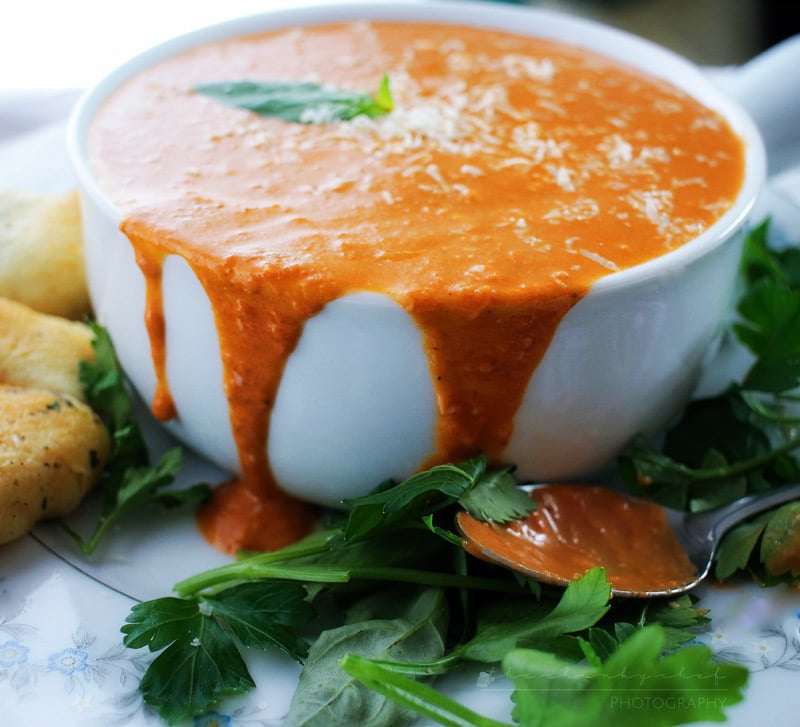 Slow Cooker Creamy Tomato Basil Soup