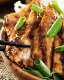 Ginger Lemongrass Teriyaki Grilled Chicken | This ginger lemongrass marinated chicken is grilled to perfection and brushed with a finger licking teriyaki glaze! Eating healthy never tasted so good! | http://thechunkychef.com