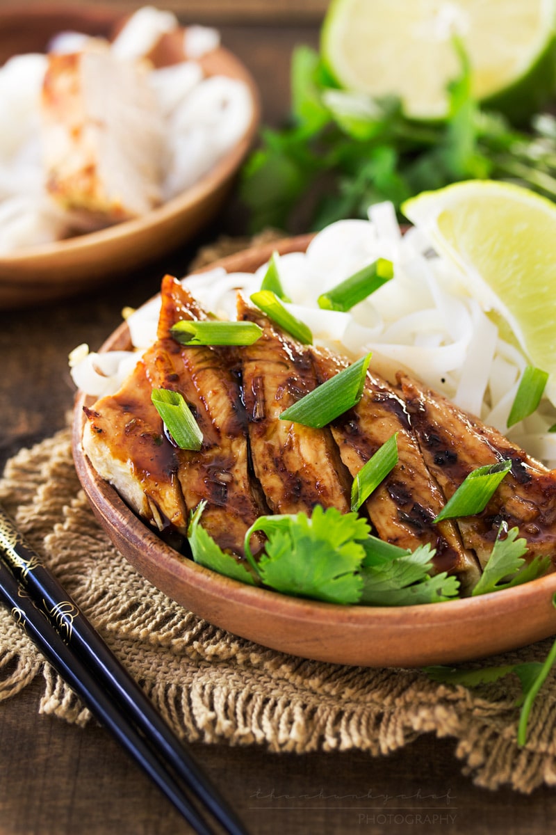 Ginger Lemongrass Teriyaki Grilled Chicken | This ginger lemongrass marinated chicken is grilled to perfection and brushed with a finger licking teriyaki glaze! Eating healthy never tasted so good! | http://thechunkychef.com