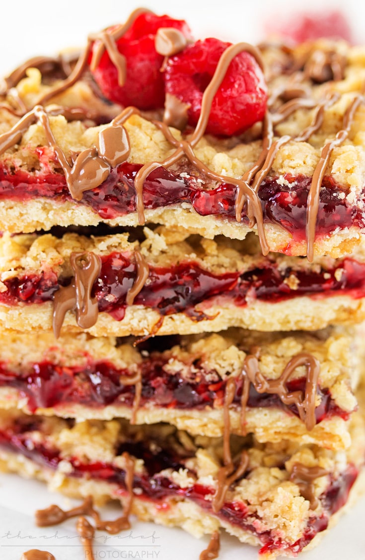 Skinny Raspberry Shortbread Bars | Buttery and sweet, these raspberry shortbread bars are definitely not short on flavor! You'll never be able to tell they're made with fewer calories!