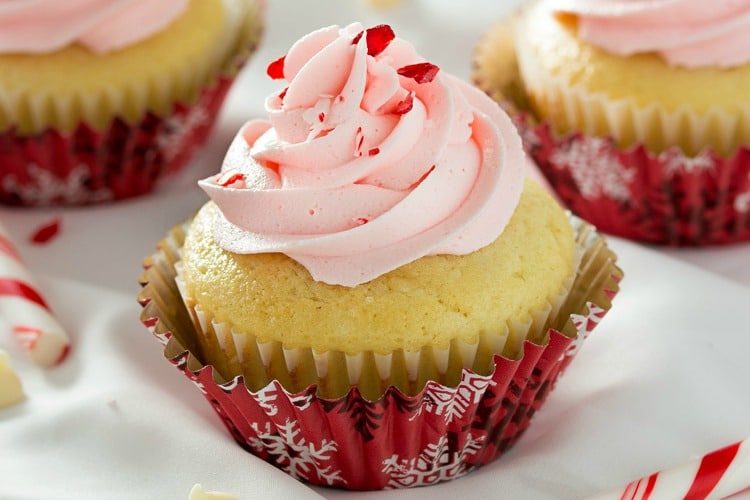 White Chocolate Cupcakes with Peppermint Buttercream