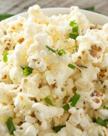 Easy Gourmet Popcorn |Crisp, salty, buttery, and bursting with amazing flavors, these gourmet popcorn recipes are a must for anyone who loves popcorn! | http://thechunkychef.com