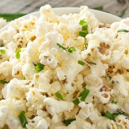Easy Gourmet Popcorn |Crisp, salty, buttery, and bursting with amazing flavors, these gourmet popcorn recipes are a must for anyone who loves popcorn! | http://thechunkychef.com