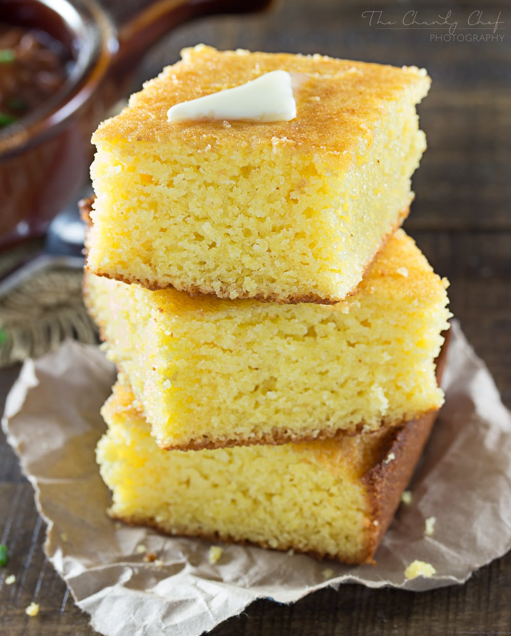 Homestyle Cornbread | This homestyle cornbread is a perfect mix of savory southern cornbread and sweet northern cornbread... fluffy and soft, it's the only recipe you'll need! | http://thechunkychef.com