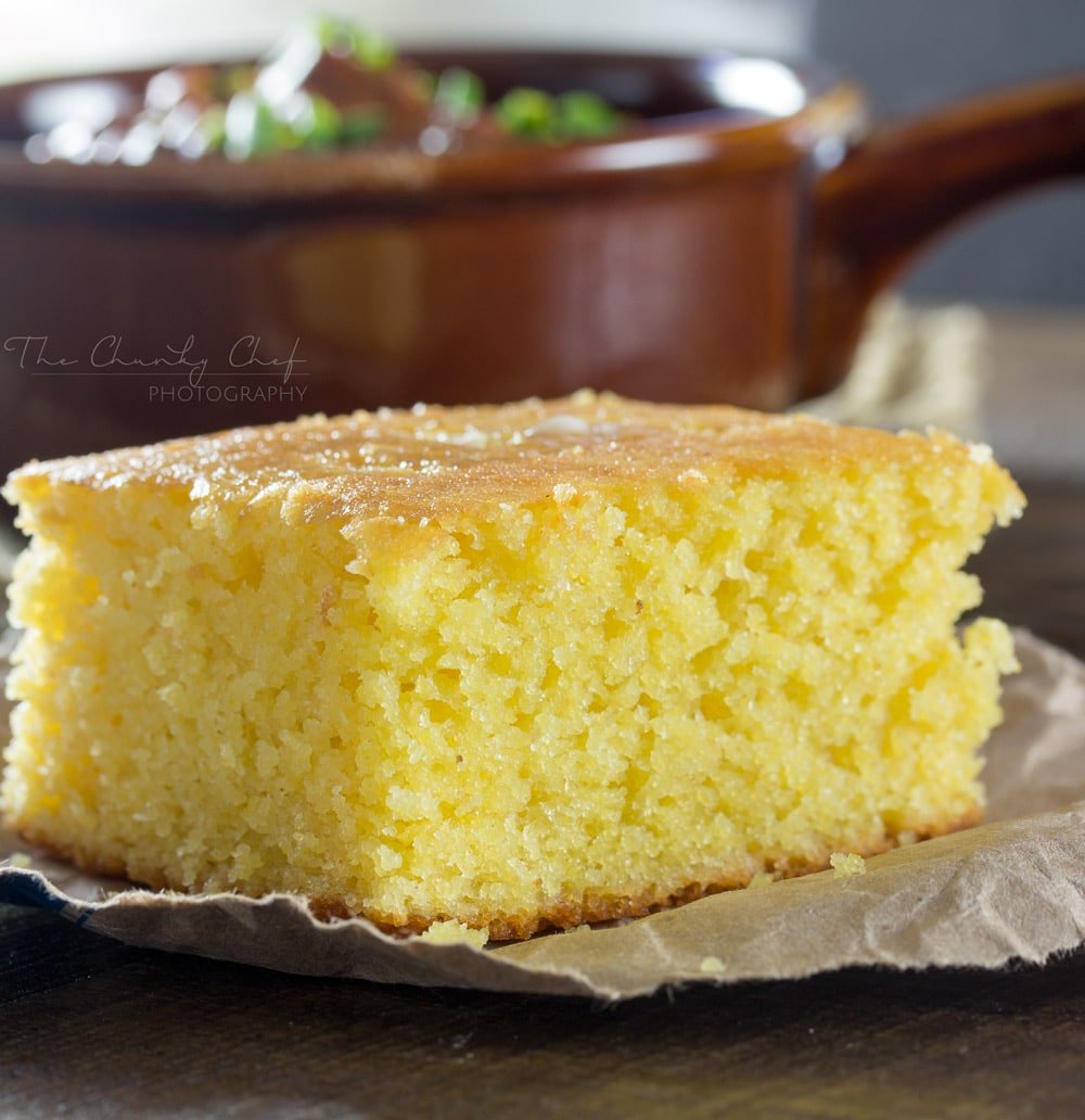 Homestyle Cornbread | This homestyle cornbread is a perfect mix of savory southern cornbread and sweet northern cornbread... fluffy and soft, it's the only recipe you'll need! | http://thechunkychef.com