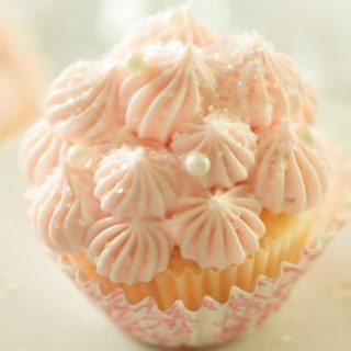 White Chocolate Pink Champagne Cupcakes | Soft, fluffy, white chocolate mini champagne cupcakes are topped with a light and creamy pink champagne buttercream frosting for the perfect treat!! | http://thechunkychef.com