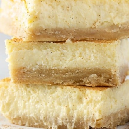 Vanilla Chai Cheesecake Bars | Love cheesecake, but don't want a whole cake? These lusciously creamy cheesecake bars are flavored with chai and vanilla bean for the perfect treat! | http://thechunkychef.com