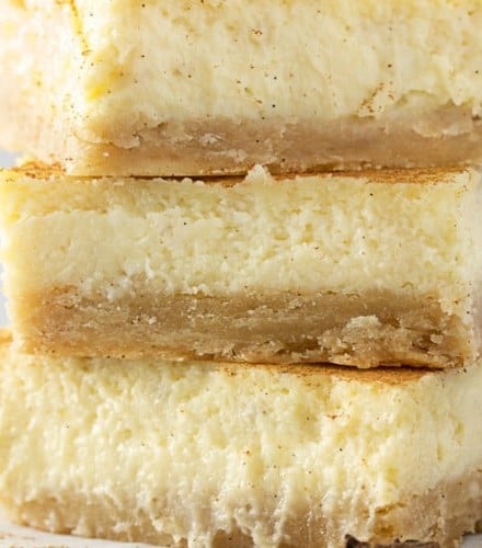 Vanilla Chai Cheesecake Bars | Love cheesecake, but don't want a whole cake? These lusciously creamy cheesecake bars are flavored with chai and vanilla bean for the perfect treat! | http://thechunkychef.com