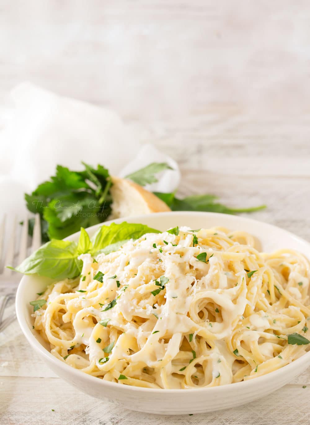 Roasted-Garlic-Cream-Sauce | Just a few ingredients make up this luxuriously creamy roasted garlic cream sauce... perfect for dipping or swirled with your favorite pasta! | http://thechunkychef.com