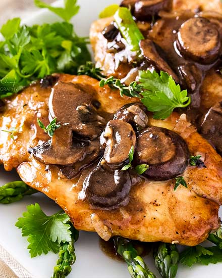 Chicken marsala is a one pot, 30 minute meal made with golden brown pan fried chicken cutlets, savory mushrooms and a rich marsala wine sauce! #chickenmarsala #italian #chickendinner #chicken #onepot #onepan #30minutemeal #easyrecipe