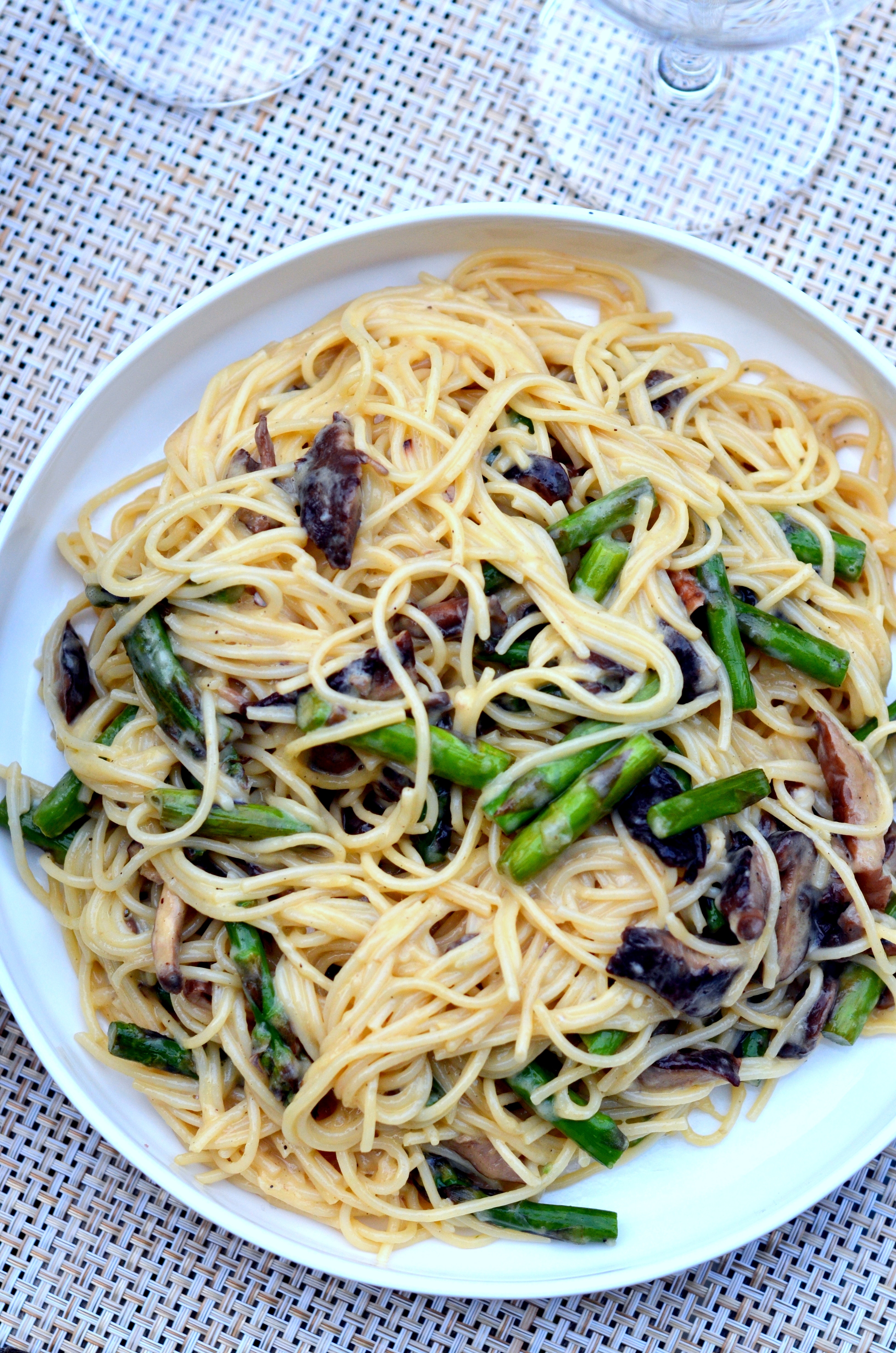 Vegetarian Carbonara with Mushrooms and Asparagus www.cookingcurries