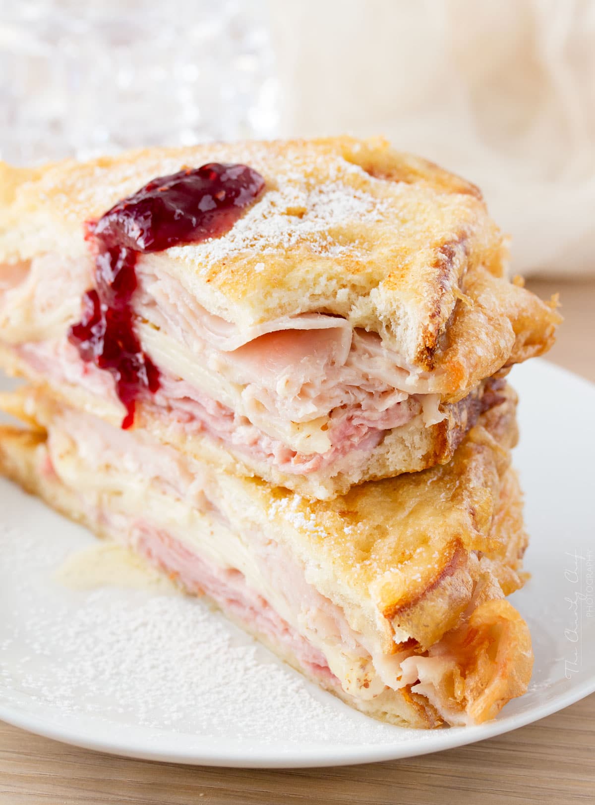 Monte Cristo Sandwiches | Such a fun and delicious meal... the monte cristo sandwich can be controversial. People either love it or hate it... which are you? | http://thechunkychef.com