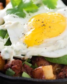 Chorizo Potato Hash with Jalapeno Aioli | Kick your breakfast up a notch with this delicious chorizo potato hash, topped with a sunny side up egg and drizzled with a homemade jalapeno aioli! |http://thechunkychef.com