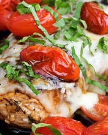 Garlic Balsamic Caprese Chicken | Juicy caprese chicken, marinated in a garlic balsamic marinade, is baked to perfection with burst cherry tomatoes, melted mozzarella cheese, fresh basil! | http://thechunkychef.com