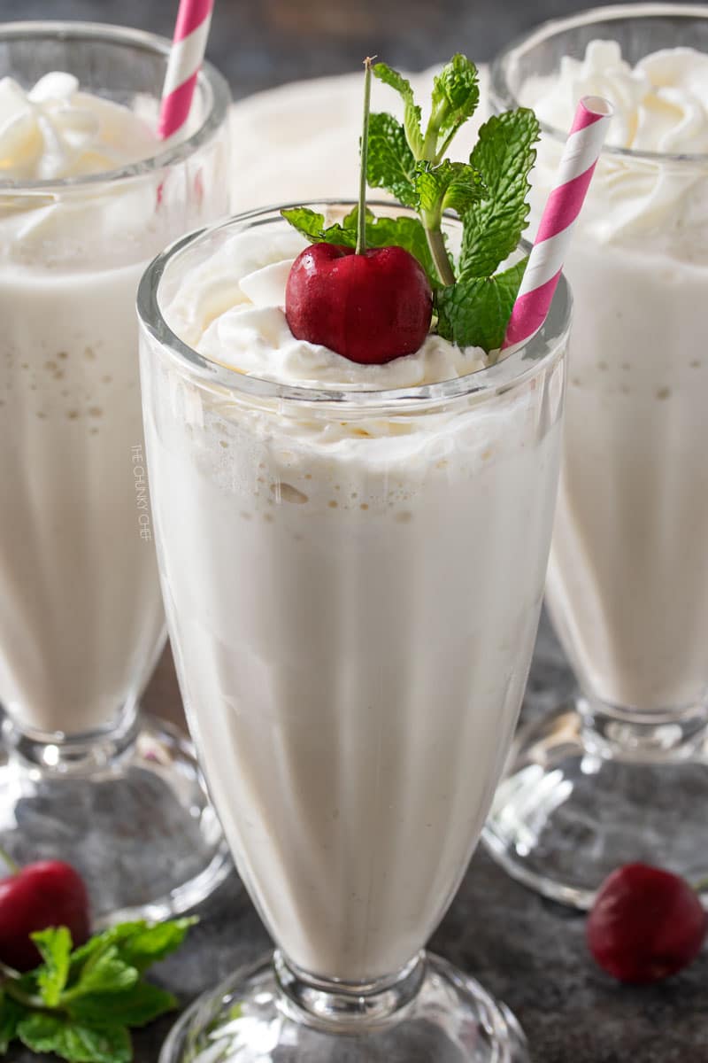 Skinny Vanilla Protein Milkshake | This vanilla protein milkshake has less than 200 calories, is low carb, low sugar, and high in protein... yet it tastes like a decadent vanilla shake! | http://thechunkychef.com