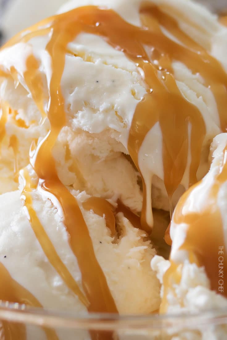 Bourbon Vanilla No Churn Ice Cream | This rich and creamy no churn ice cream is studded with flecks of vanilla bean and laced with warm Bourbon, for a tempting treat that's perfect year round! | http://thechunkychef.com