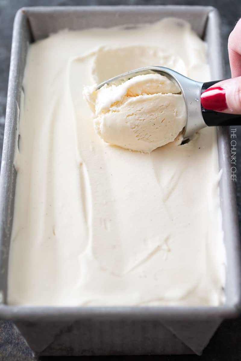 Bourbon Vanilla No Churn Ice Cream | This rich and creamy no churn ice cream is studded with flecks of vanilla bean and laced with warm Bourbon, for a tempting treat that's perfect year round! | http://thechunkychef.com