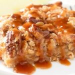 Caramel Apple Pie Bars with Cinnamon Pecan Streusel | All the classic flavors of a Dutch caramel apple pie, in an easy bar dessert! | http://thechunkychef.com