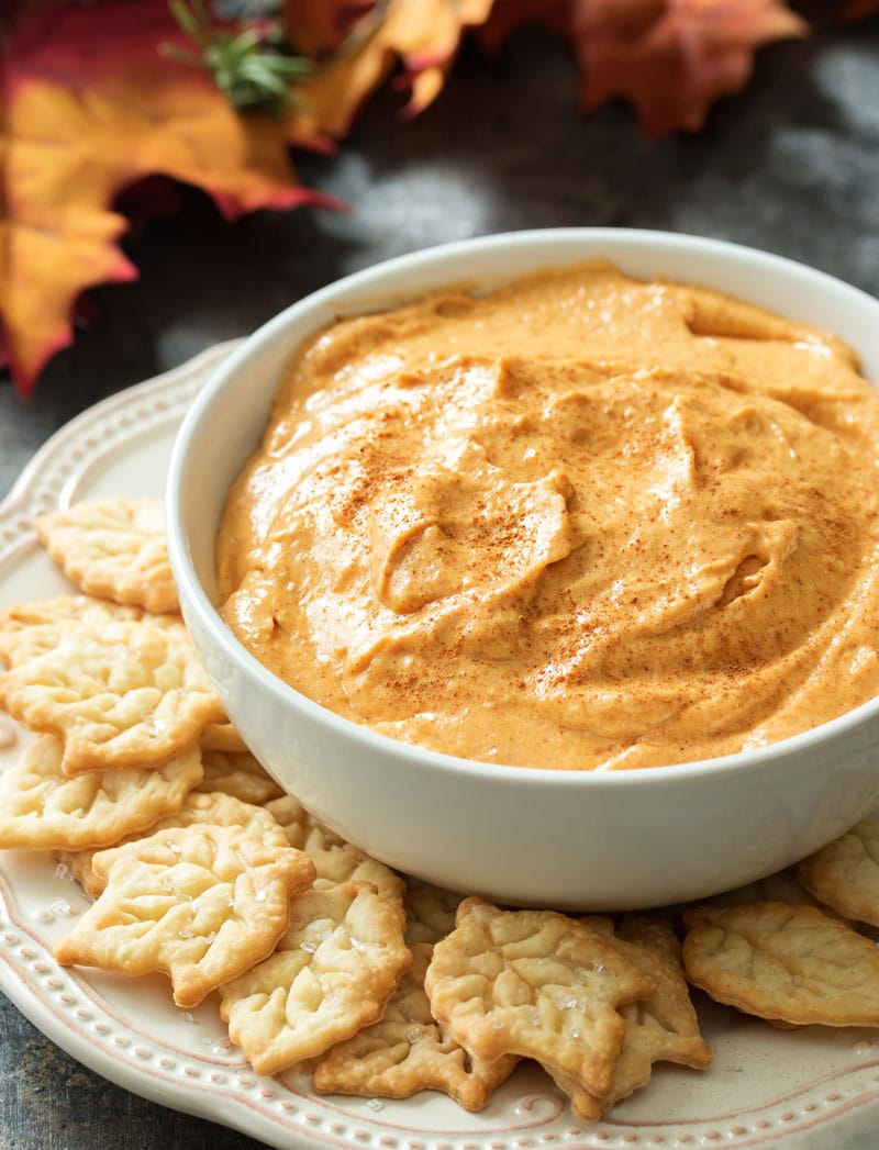 Pumpkin Pie Dip | This dip is no bake, and tastes just like a great pumpkin pie! All the flavor, none of the stress! | http://thechunkychef.com