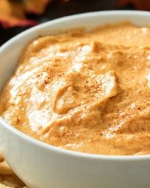 Pumpkin Pie Dip | This dip is no bake, and tastes just like a great pumpkin pie! All the flavor, none of the stress! | http://thechunkychef.com
