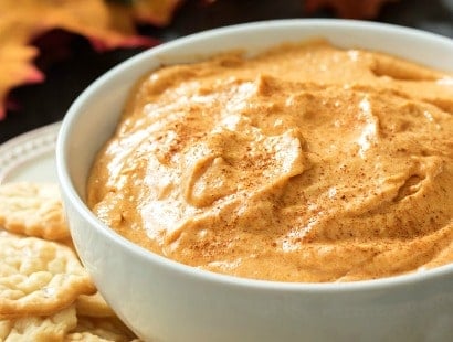 Pumpkin Pie Dip | This dip is no bake, and tastes just like a great pumpkin pie! All the flavor, none of the stress! | http://thechunkychef.com