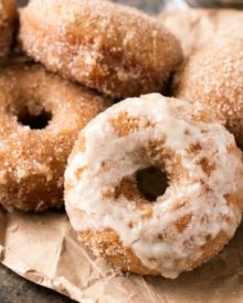 Baked Vanilla Chai Donuts | Delicious baked donuts filled with great vanilla chai flavors, rolled in cinnamon sugar, and served with an optional chai glaze! | http://thechunkychef.com