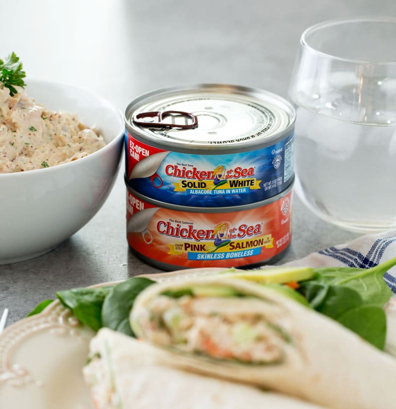 Classic Tuna Salad | This tuna salad is perfect for lunch or dinner, in a wrap, sandwich, salad or even on toasts as an appetizer! | http://thechunkychef.com