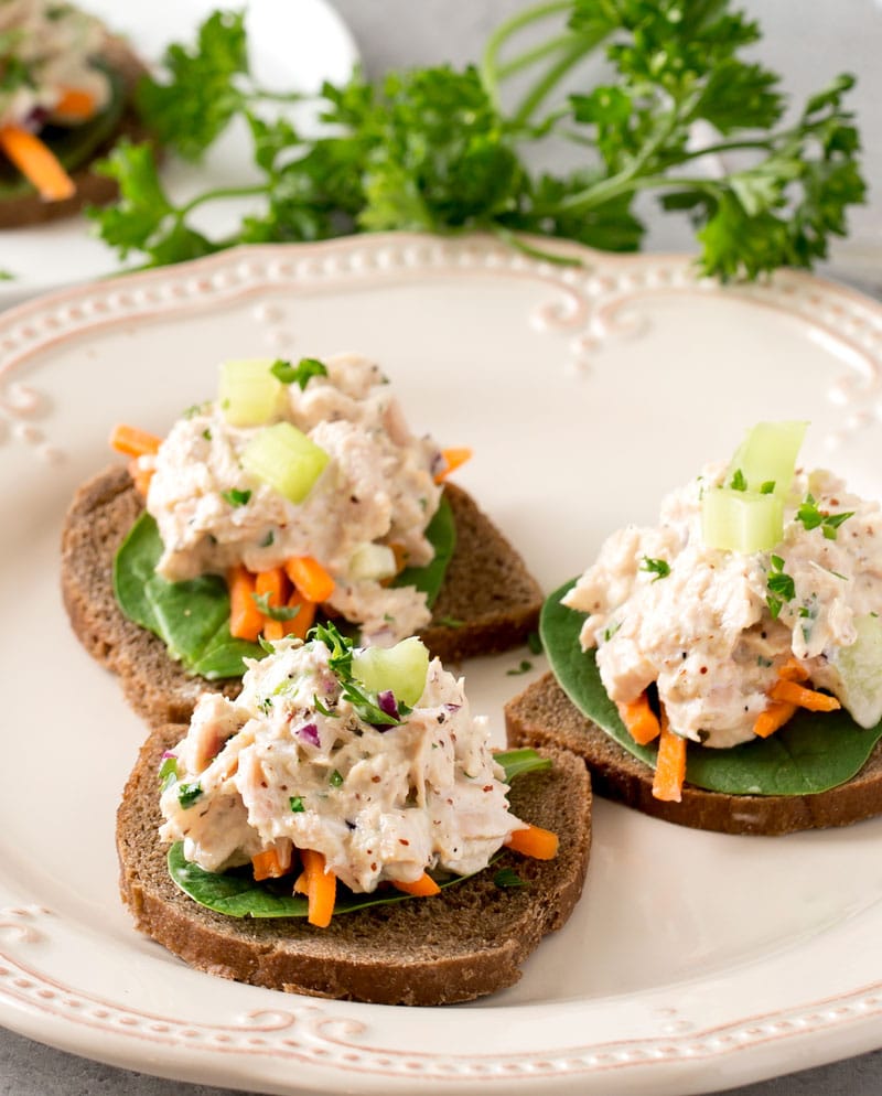 Classic Tuna Salad | This tuna salad is perfect for lunch or dinner, in a wrap, sandwich, salad or even on toasts as an appetizer! | http://thechunkychef.com