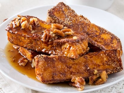 Pumpkin French Toast Sticks | French toast sticks are a fun, fork-free way to enjoy a classic breakfast treat, with a great pumpkin flavor! | http://thechunkychef.com