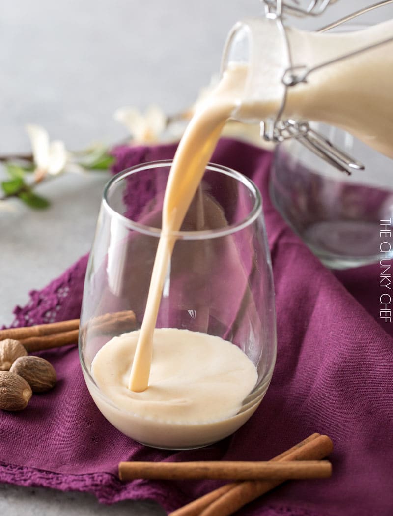 5 Minute Blender Eggnog | Homemade eggnog, made in your blender in just 5 minutes! Rich and creamy, yet surprisingly light, this holiday drink packs a big punch of flavor! | http://thechunkychef.com