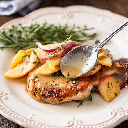 One Pan Pork Chops with Apples and Onions | Amazing Fall flavors combine in this one pan, 30 minute pork chop meal! | http://thechunkychef.com