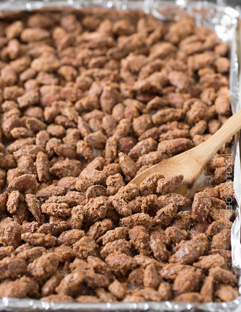 Vanilla Cinnamon Candied Almonds | Sweet, crunchy, roasted candied almonds coated in a mouthwatering vanilla and cinnamon crust! | http://thechunkychef.com