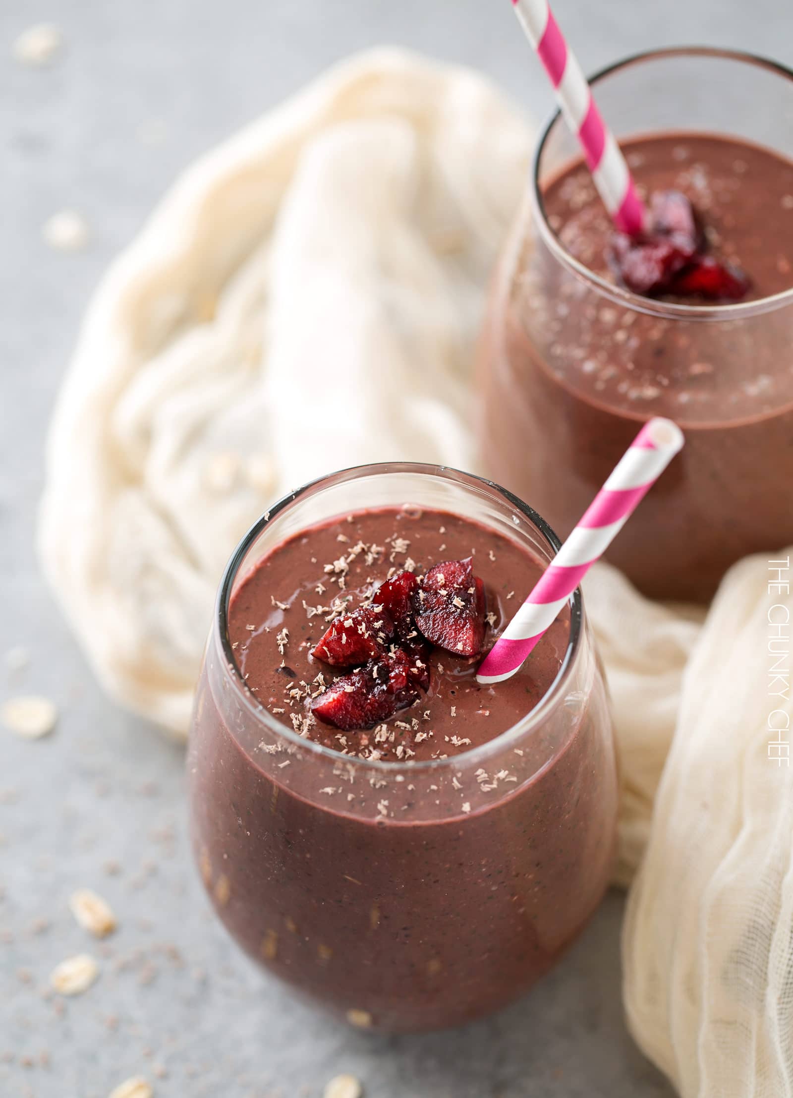 Black Forest Smoothie | This smoothie tastes like dessert, yet is secretly packed full of nutrients (even greens), to help you stick to your resolutions! | http://thechunkychef.com